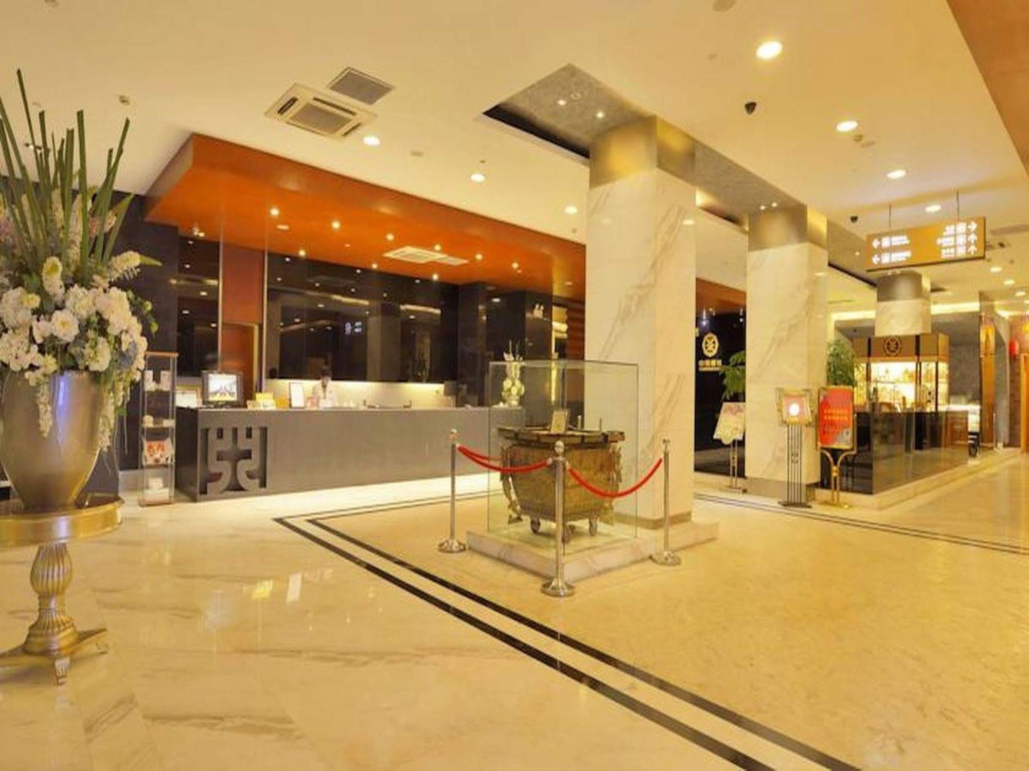 Kingtown Hotel Hongmei Shanghai Exterior foto